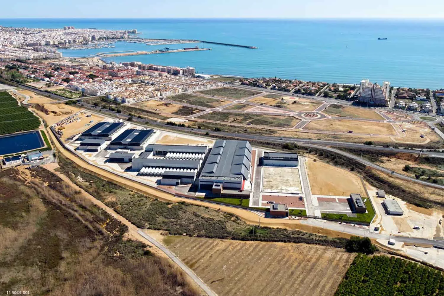 Energia e acqua potabile gratis contemporaneamente, così la Spagna istalla il fotovoltaico sui dissalatori per sfruttare sole e mare a costo zero