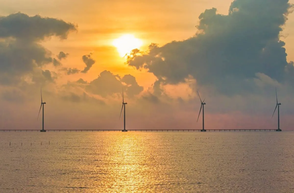 L'eolico offshore globale punta a 420 GW al 2035