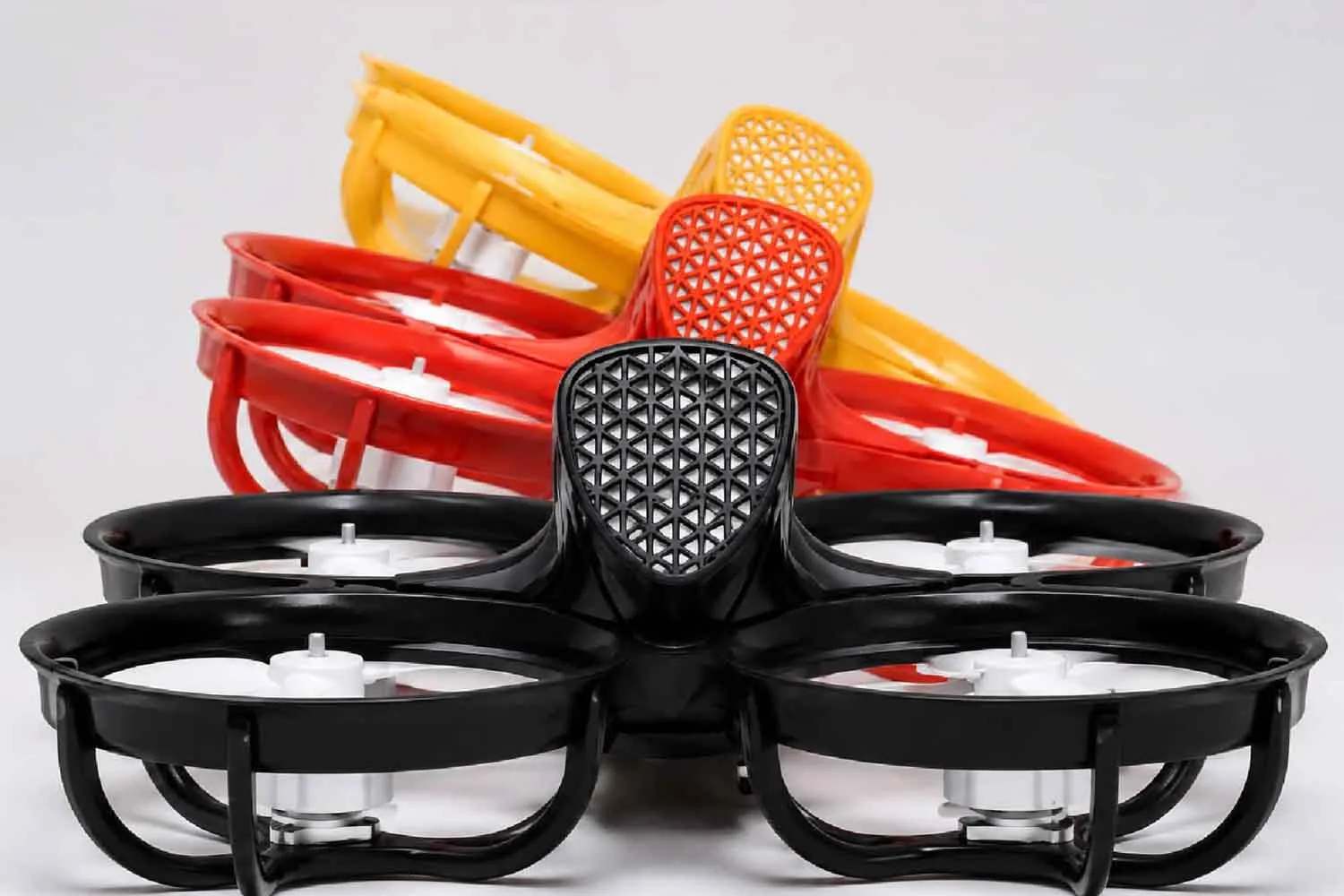 Questa start-up francese ha messo a punto un mini drone autonomo che dà la caccia alle zanzare al posto tuo